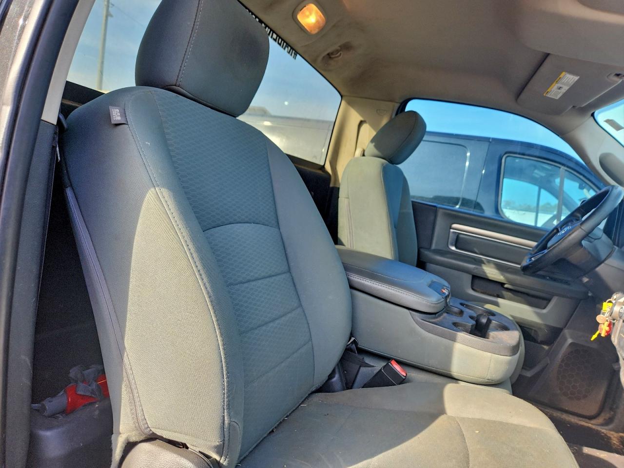 2017 Ram 1500 St VIN: 3C6JR6ATXHG745679 Lot: 94119685