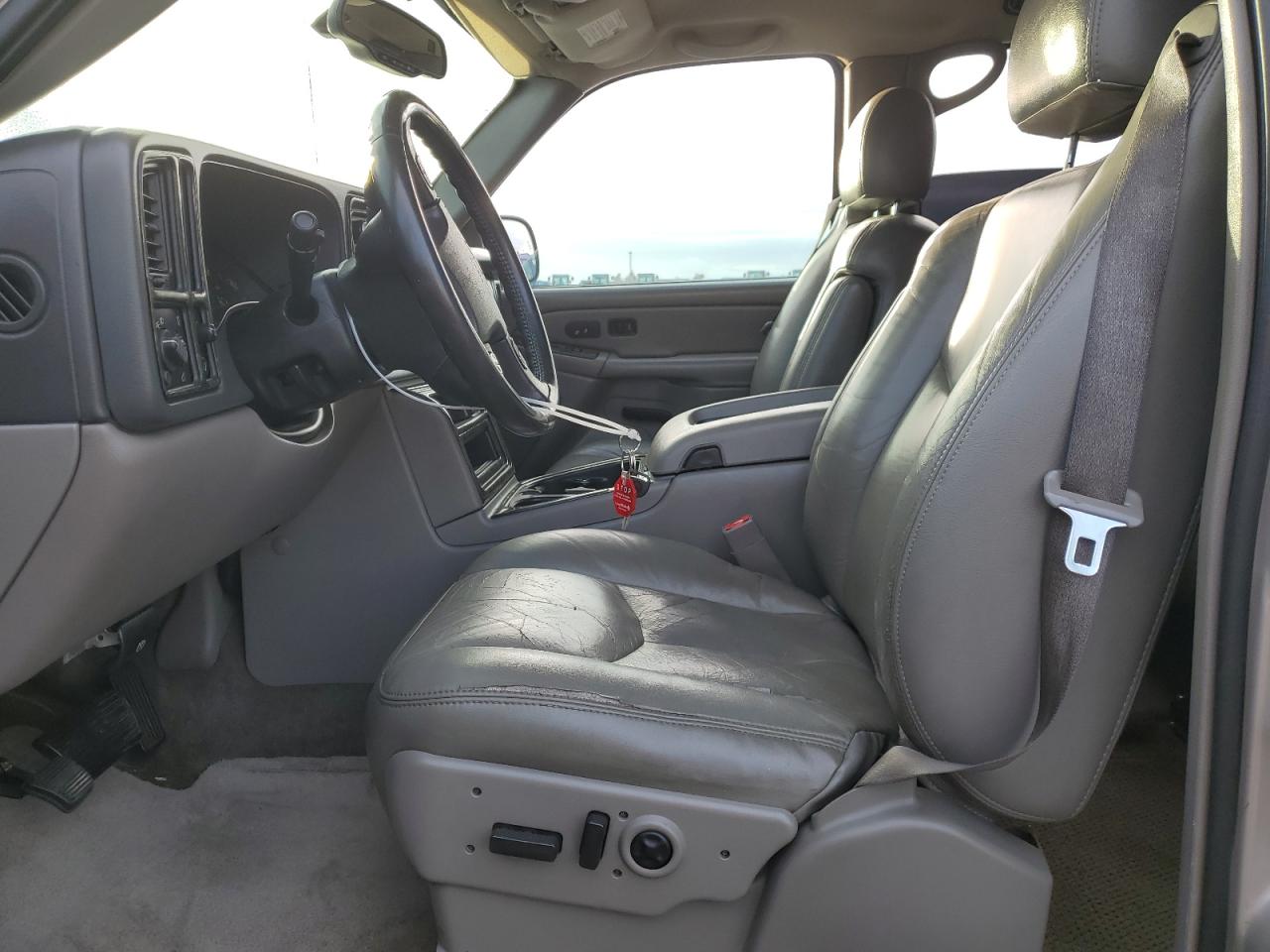 2004 Chevrolet Tahoe C1500 VIN: 1GNEC13T54R107398 Lot: 93653195