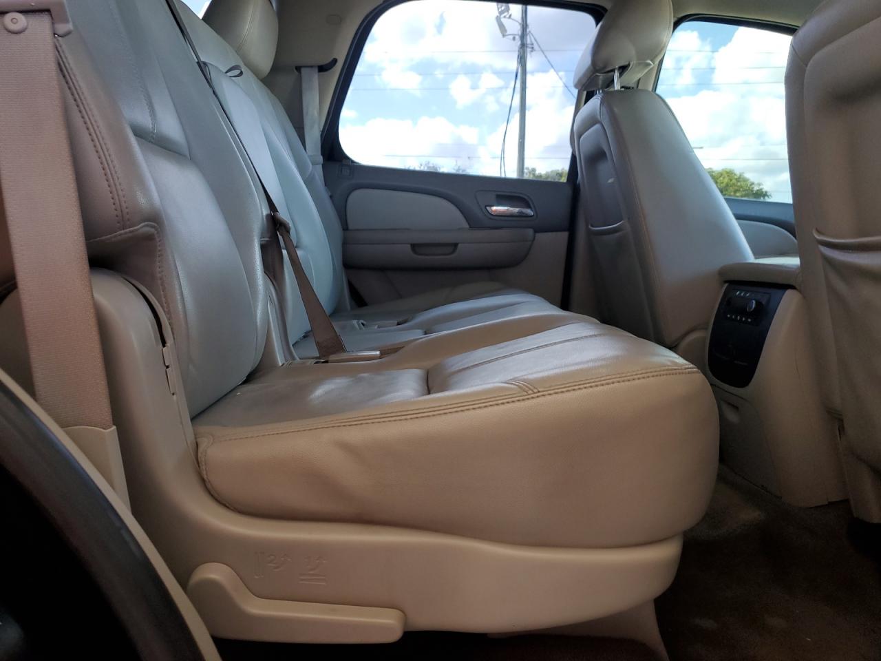 2013 Chevrolet Tahoe C1500 Lt VIN: 1GNSCBE03DR320023 Lot: 93325725