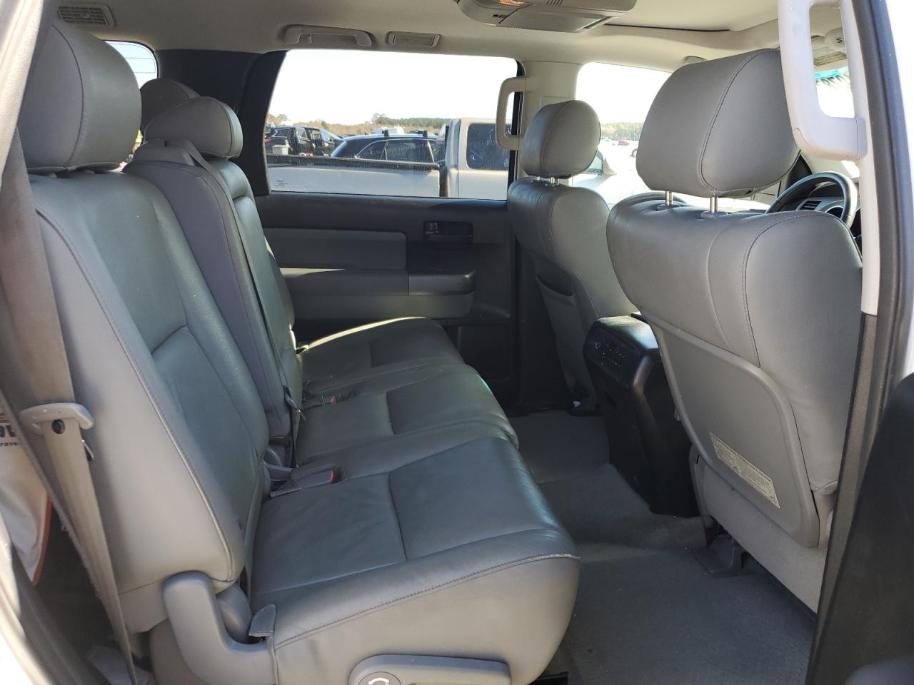 2011 Toyota Sequoia Sr5 VIN: 5TDZY5G18BS032450 Lot: 92107875