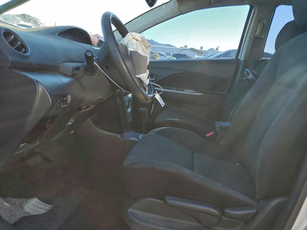 2009 Toyota Yaris VIN: JTDBT903991309357 Lot: 94157405