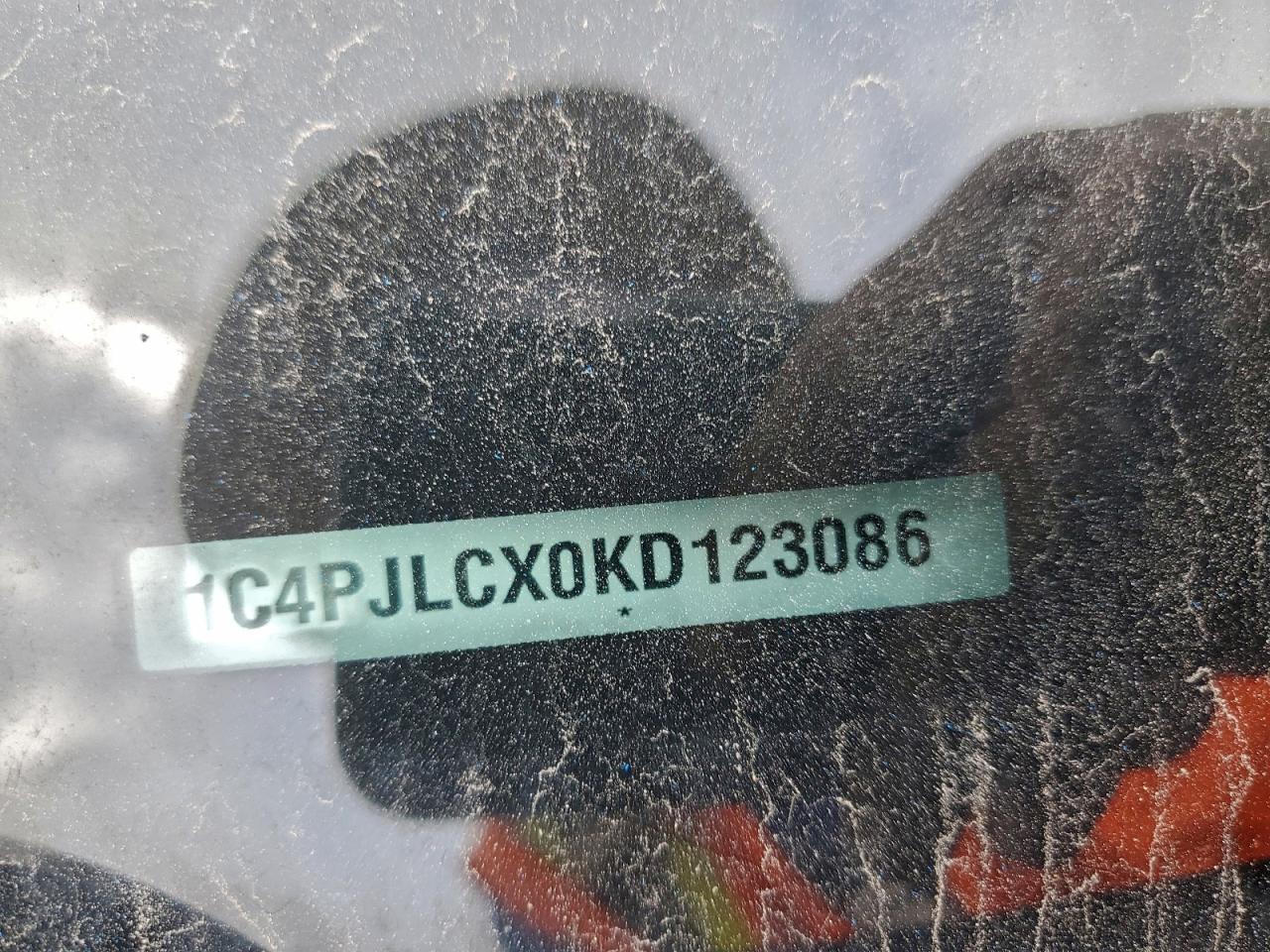 2019 Jeep Cherokee Latitude VIN: 1C4PJLCX0KD123086 Lot: 93245775