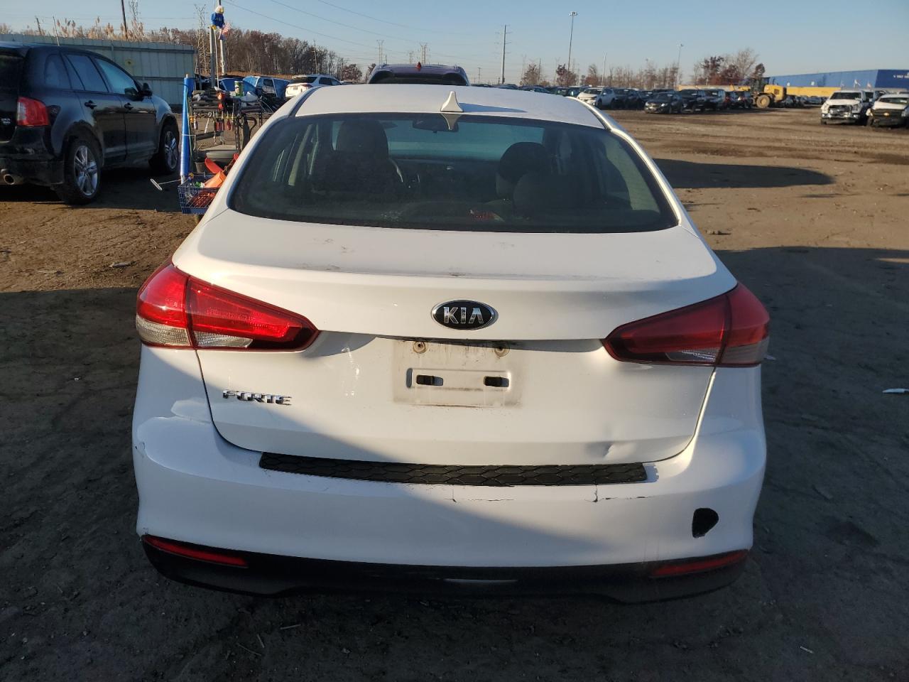 2017 Kia Forte Lx VIN: 3KPFK4A72HE123518 Lot: 92434545