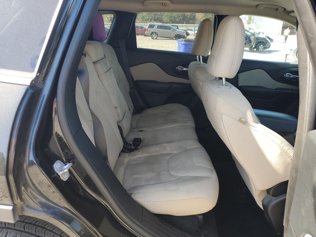 2015 Jeep Cherokee Latitude VIN: 1C4PJLCS2FW707231 Lot: 93433015