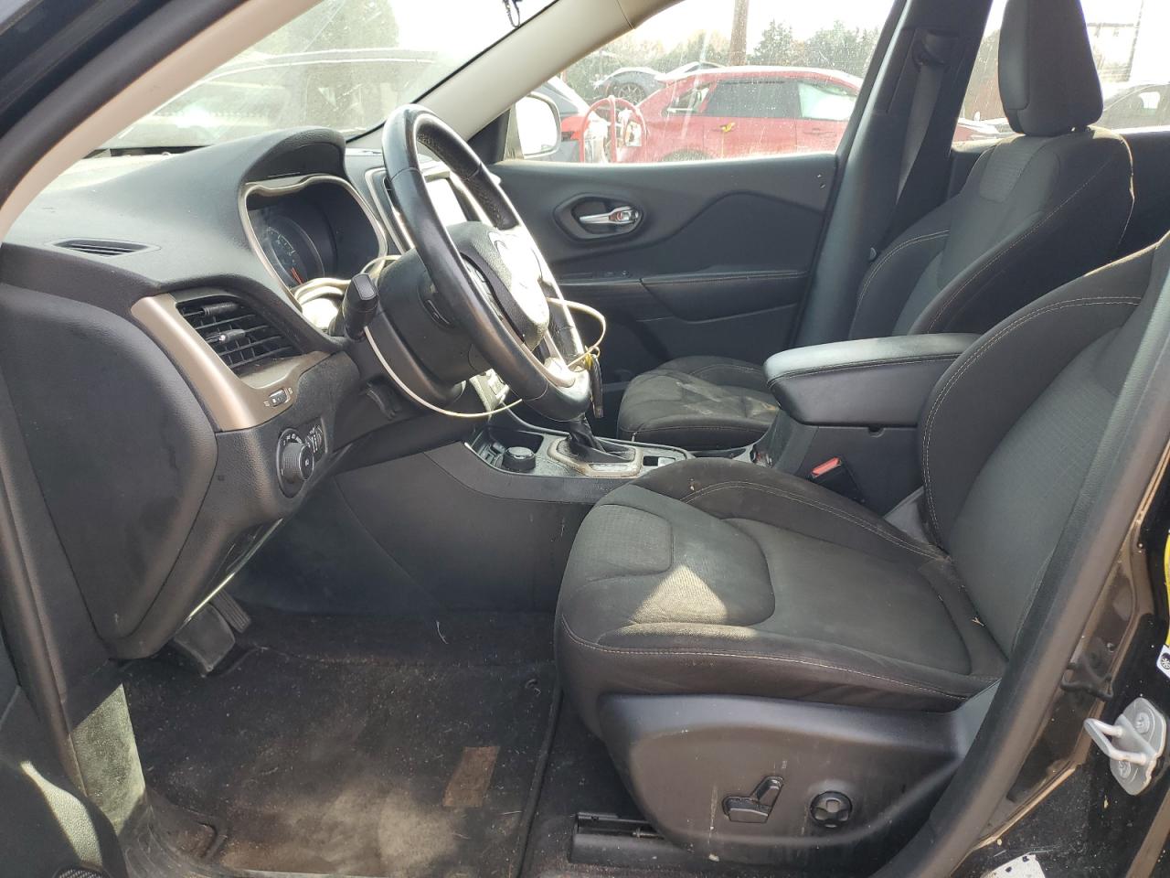 2016 Jeep Cherokee Latitude VIN: 1C4PJMCB5GW202842 Lot: 93896205