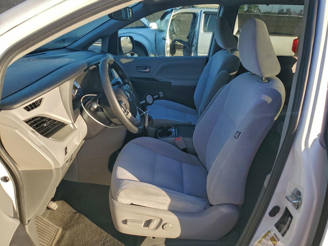 2022 Toyota Sienna Le VIN: 5TDKZ3DC2LS070718 Lot: 94259925