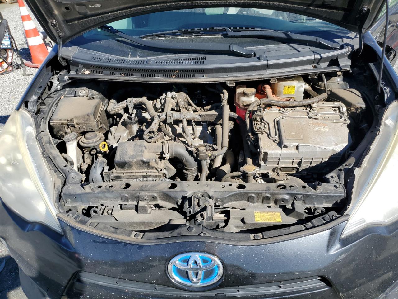 2013 Toyota Prius C VIN: JTDKDTB30D1530118 Lot: 92591155