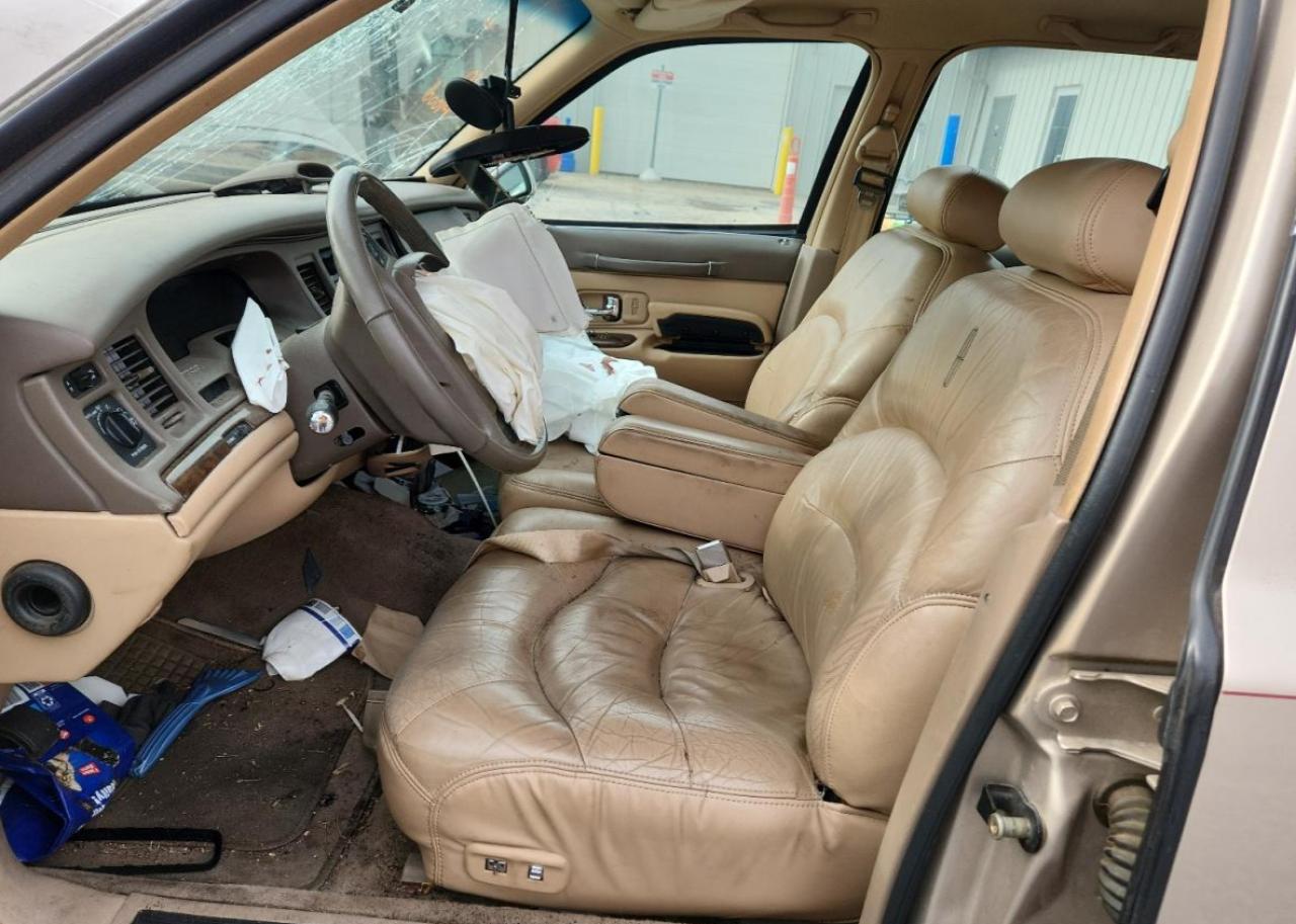 1997 Lincoln Town Car Signature VIN: 1LNLM82W0VY602693 Lot: 93852125