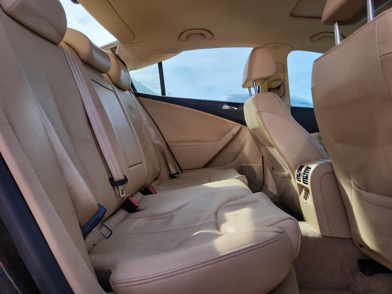 2008 Volkswagen Passat Komfort VIN: WVWAK73C78E130773 Lot: 90809595