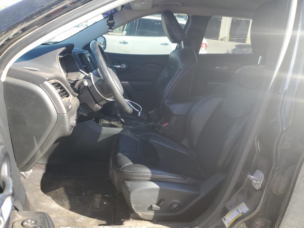 2019 Jeep Cherokee Latitude Plus VIN: 1C4PJLLB0KD204450 Lot: 91920225