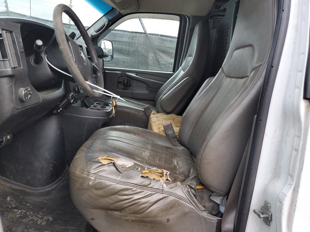 2015 Chevrolet Express Delivery Van VIN: 1GCWGFCF2F1185759 Lot: 93250345