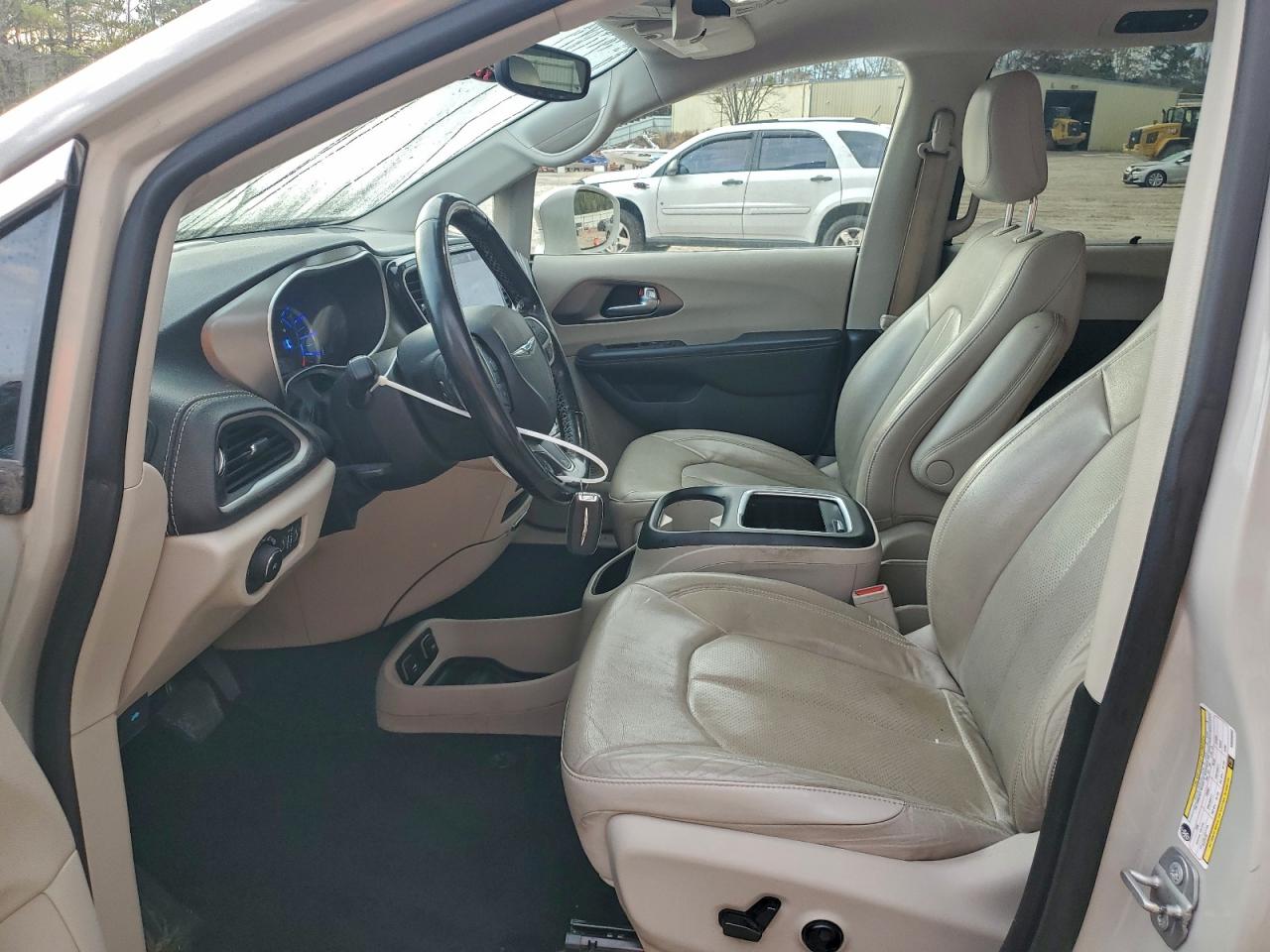 2021 Chrysler Pacifica Hybrid Touring L VIN: 2C4RC1L71MR586992 Lot: 93840915