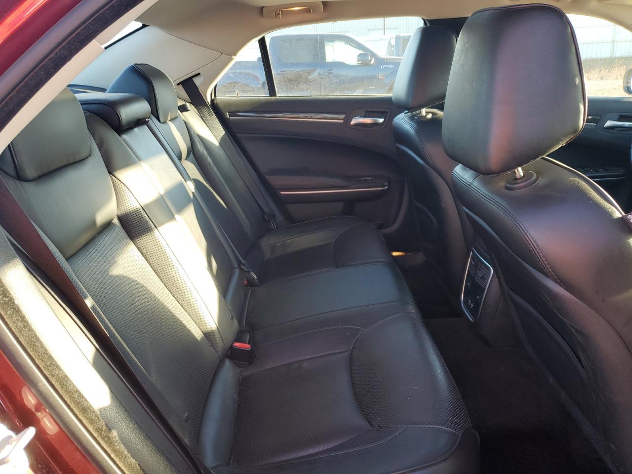 2018 Chrysler 300 Limited VIN: 2C3CCAKG4JH304339 Lot: 91929365