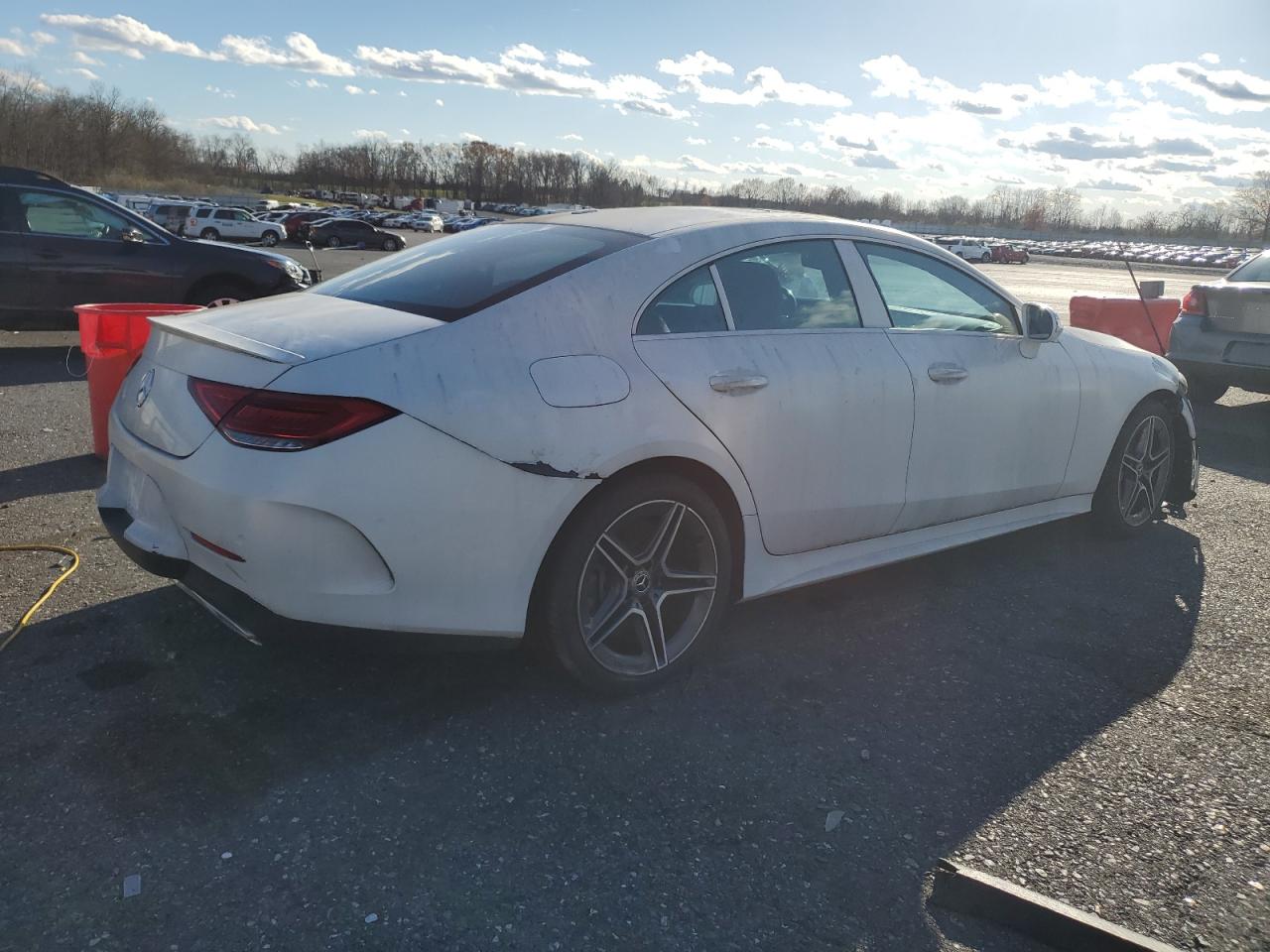 Фото: W1K2J5KB5LA073130