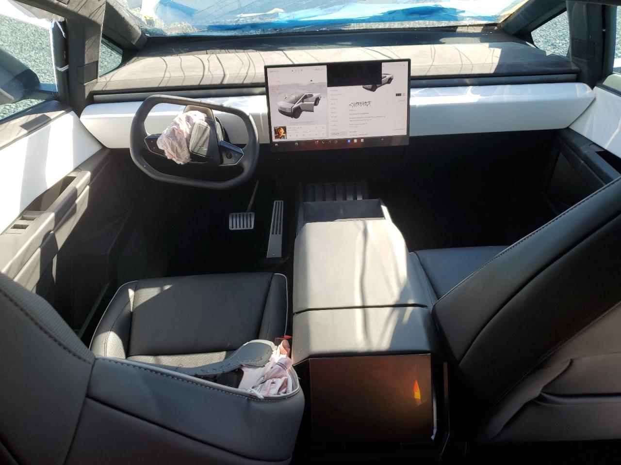 2025 Tesla Cybertruck VIN: 7G2CEHEEXSA060691 Lot: 82456235