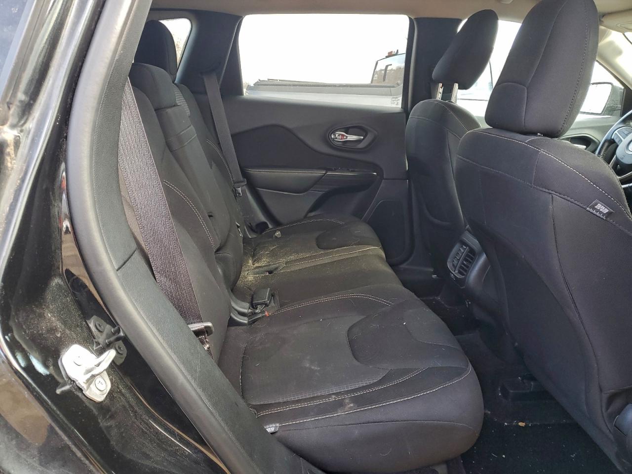 2016 Jeep Cherokee Latitude VIN: 1C4PJMCBXGW322880 Lot: 93091125