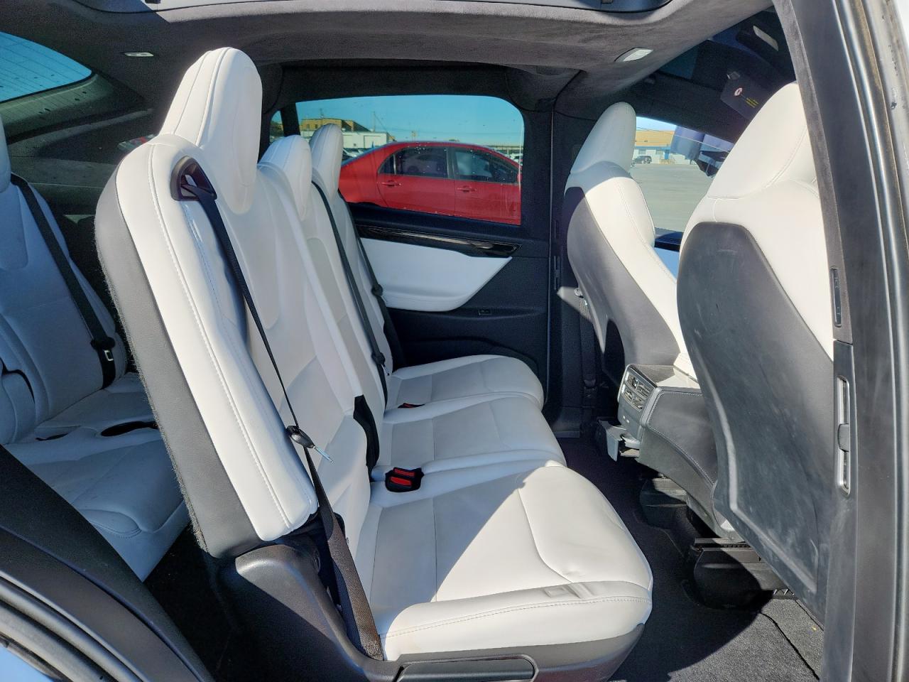 2020 Tesla Model X VIN: 5YJXCAE22LF245782 Lot: 92027105
