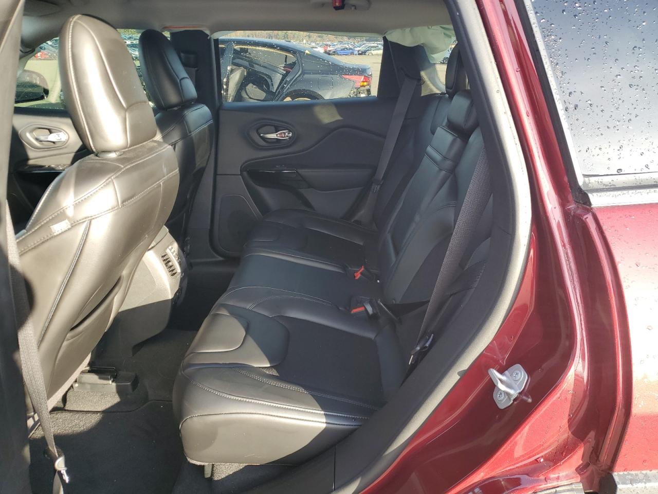 2019 Jeep Cherokee Latitude Plus VIN: 1C4PJLLB0KD369978 Lot: 92130525