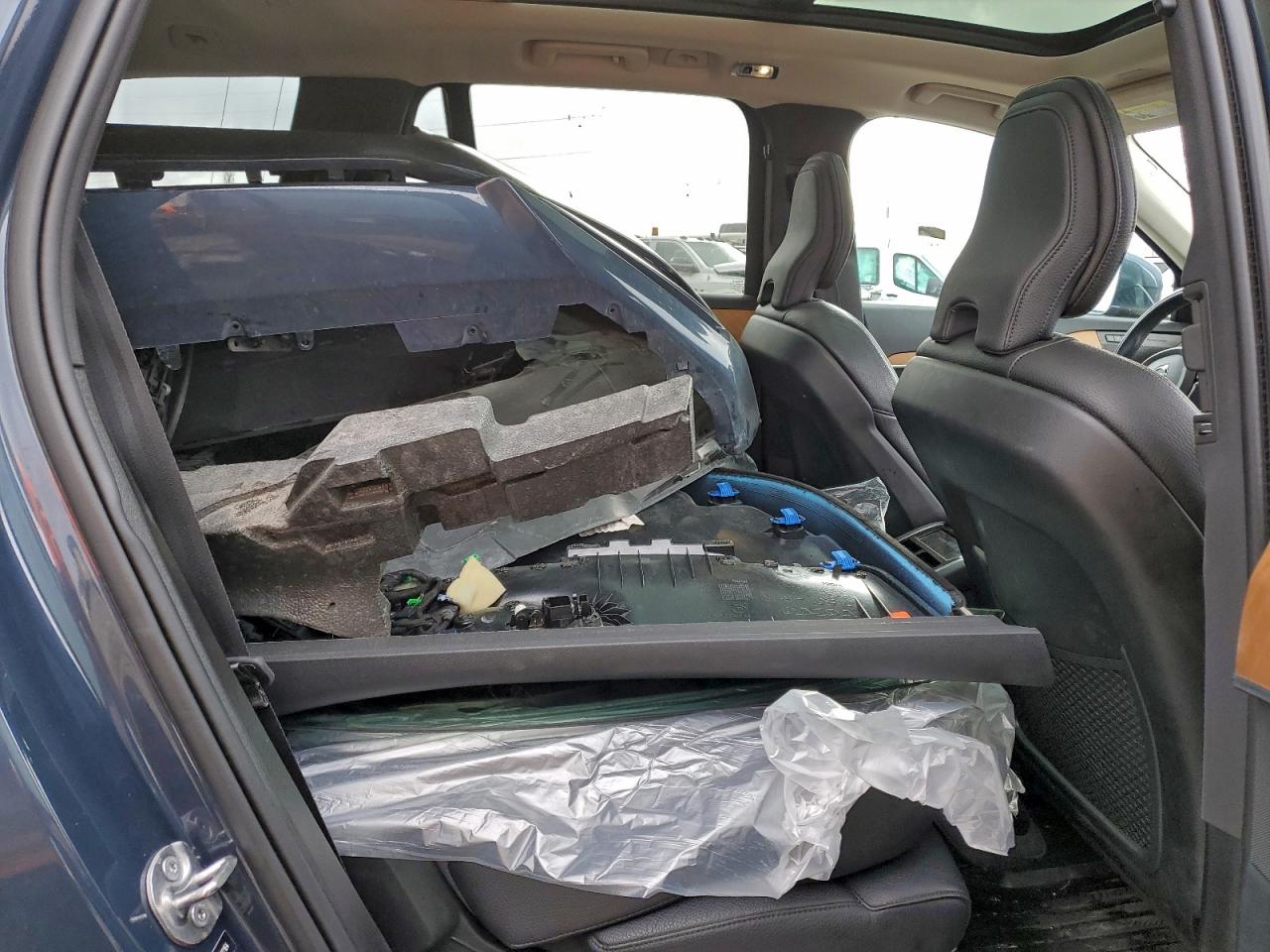 2022 Volvo Xc90 T8 Recharge Inscription Express VIN: YV4H60CZXN1832164 Lot: 92643635