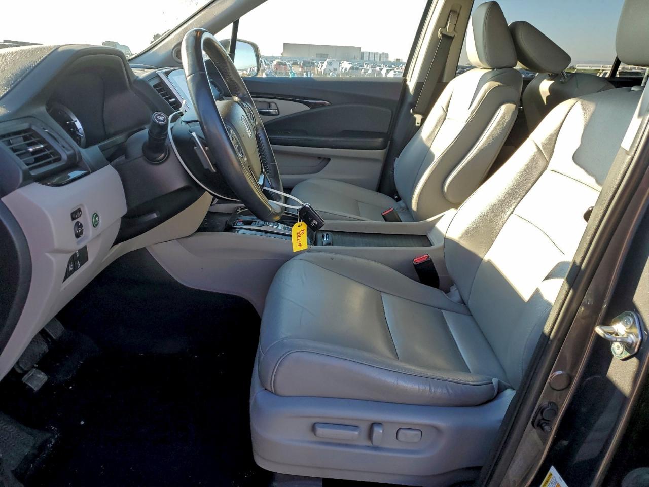 2018 Honda Pilot Touring VIN: 5FNYF5H98JB009193 Lot: 94774375