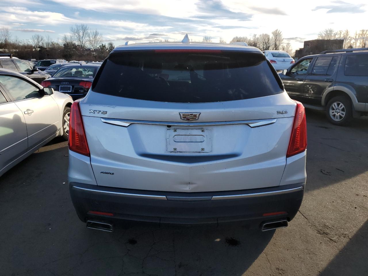 2018 Cadillac Xt5 Luxury VIN: 1GYKNDRSXJZ247989 Lot: 93005655