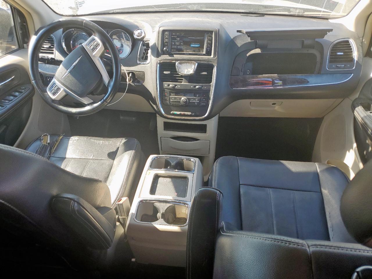 2015 Chrysler Town & Country Touring VIN: 2C4RC1BG1FR628324 Lot: 91034685