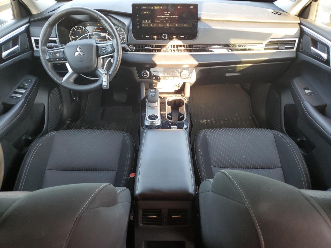 2025 Mitsubishi Outlander Es VIN: JA4J3UA81SZ014277 Lot: 90657075