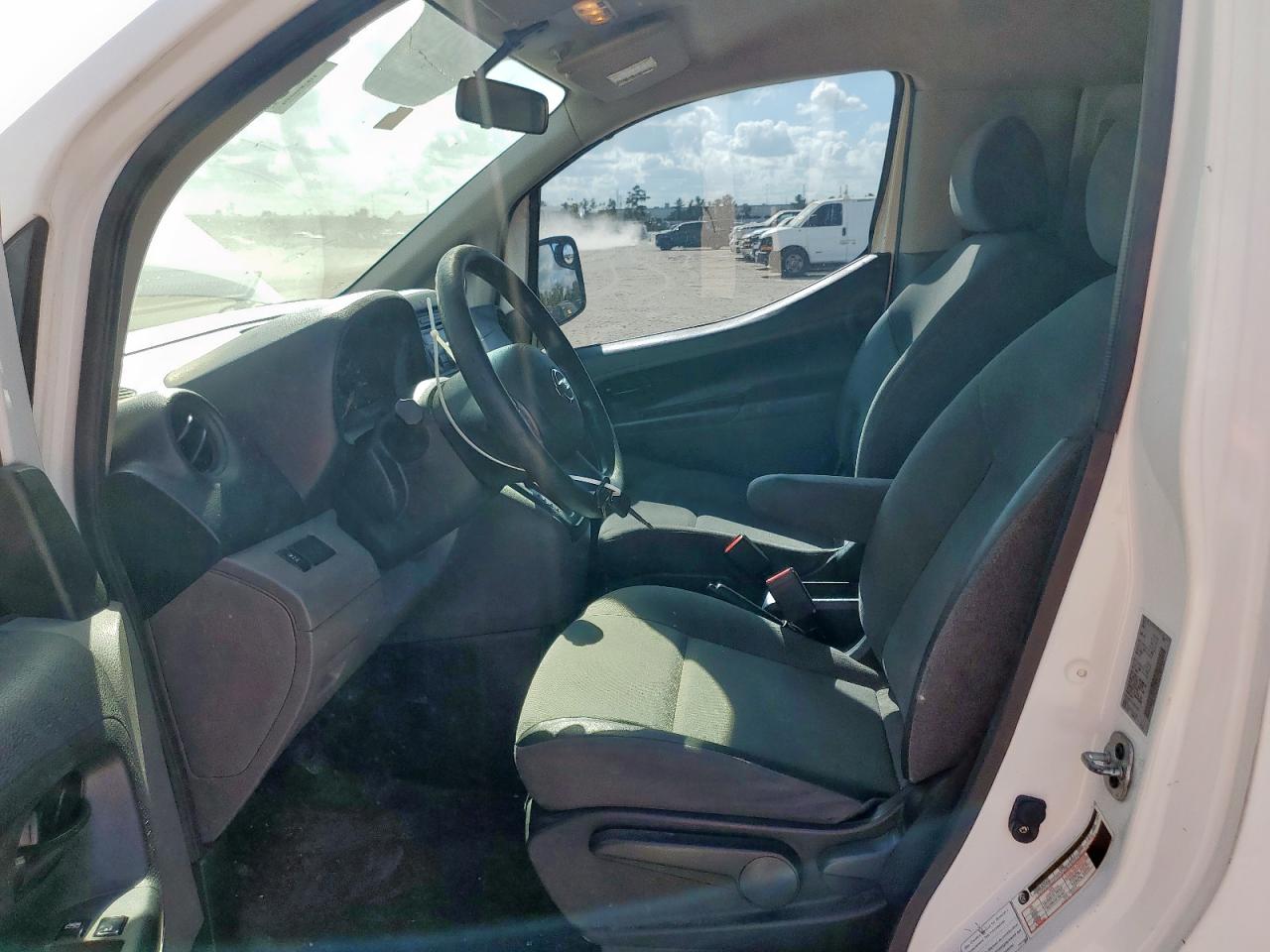 2017 Nissan Nv200 2.5S VIN: 3N6CM0KN2HK694685 Lot: 92699375