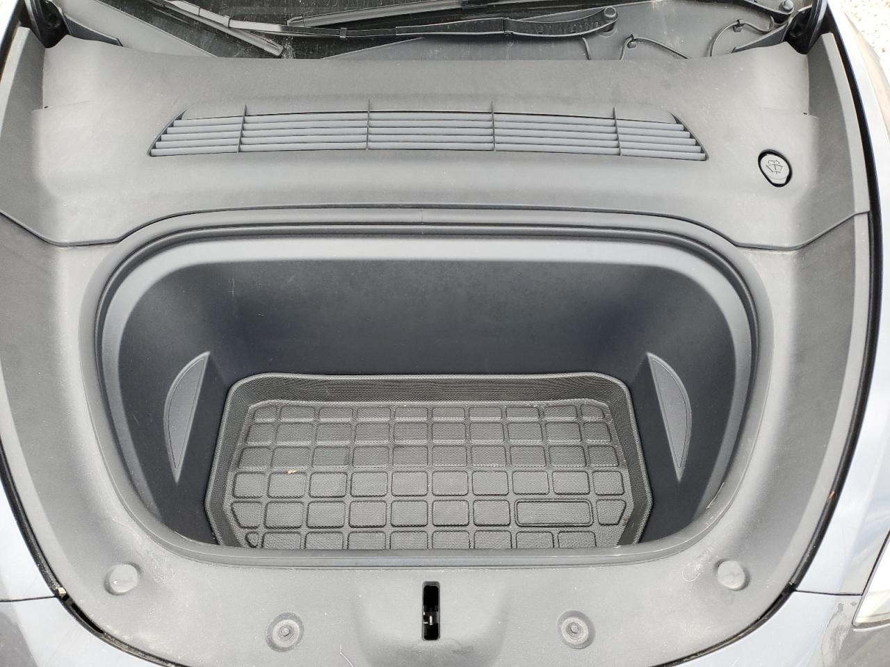 2025 Tesla Model Y VIN: 7SAYGDED4SA373998 Lot: 90707645