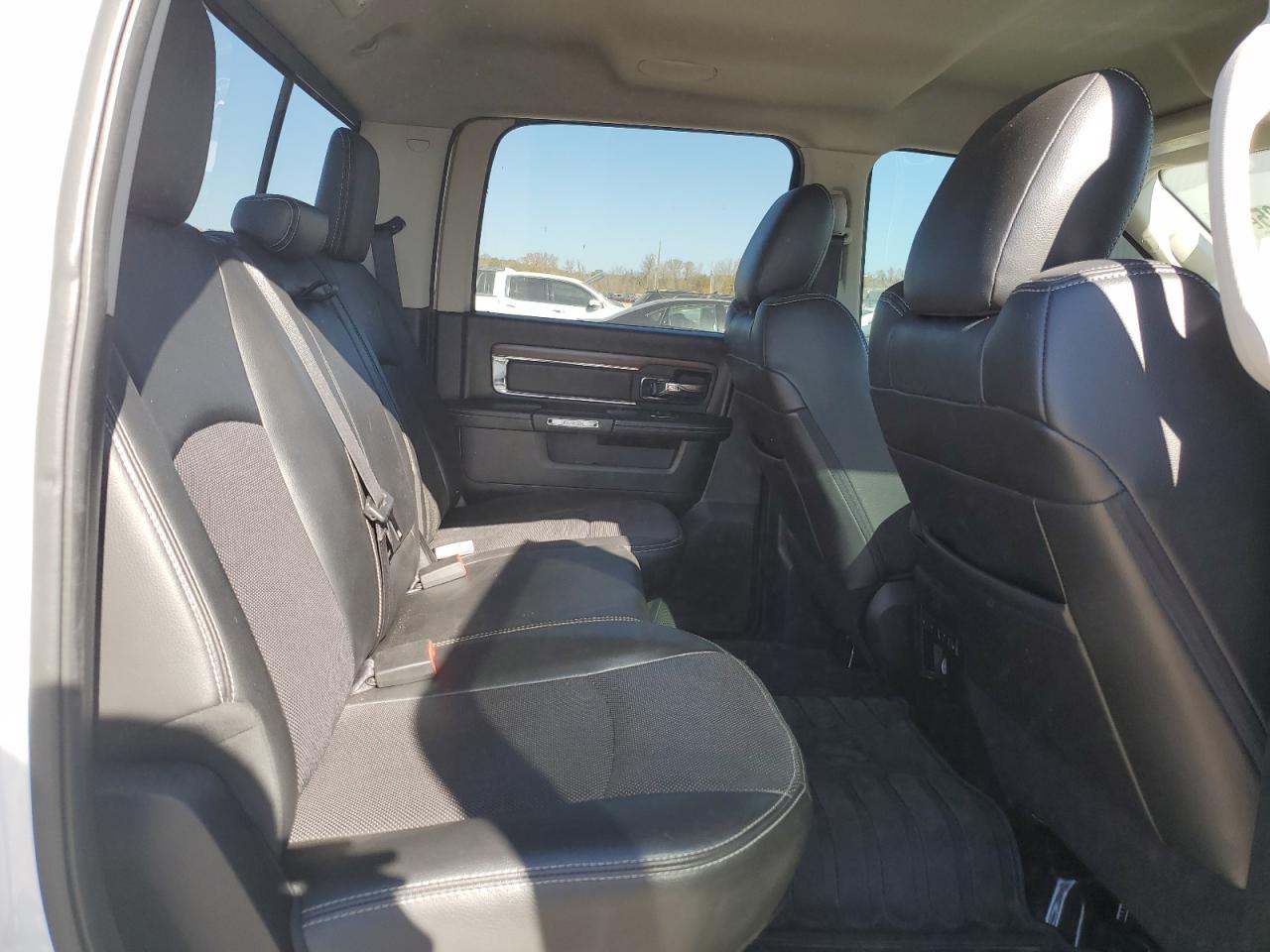 2015 Ram 1500 Laramie VIN: 1C6RR7NM2FS642483 Lot: 90077285