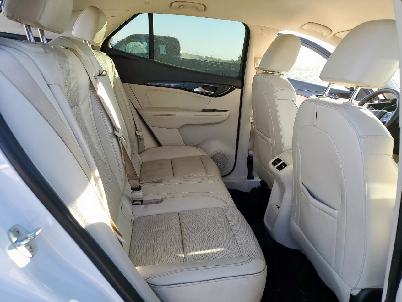 2021 Buick Envision Essence VIN: LRBFZNR4XMD104690 Lot: 92026155