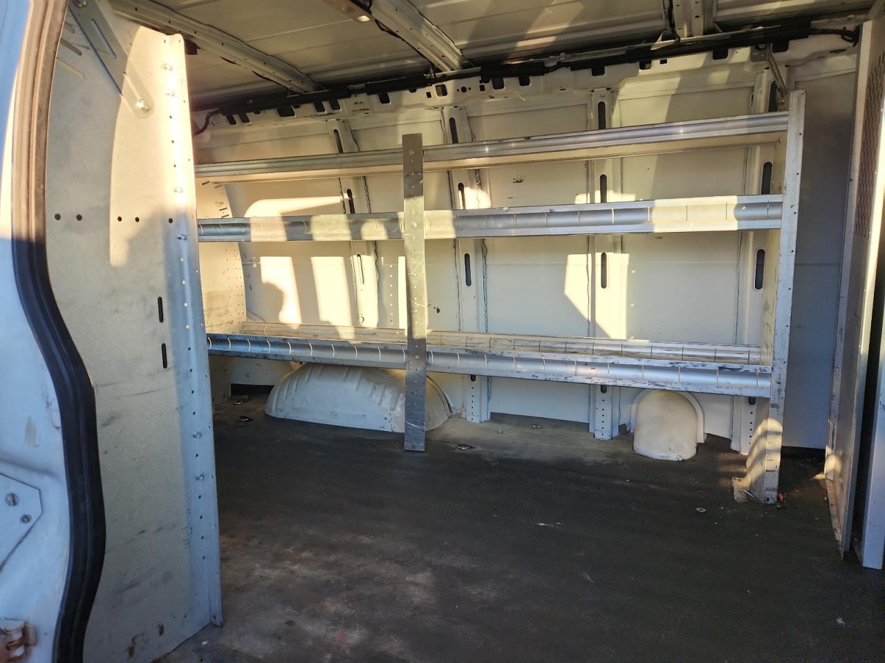 2018 Chevrolet Express G2500 VIN: 1GCWGAFP4J1341820 Lot: 93631855