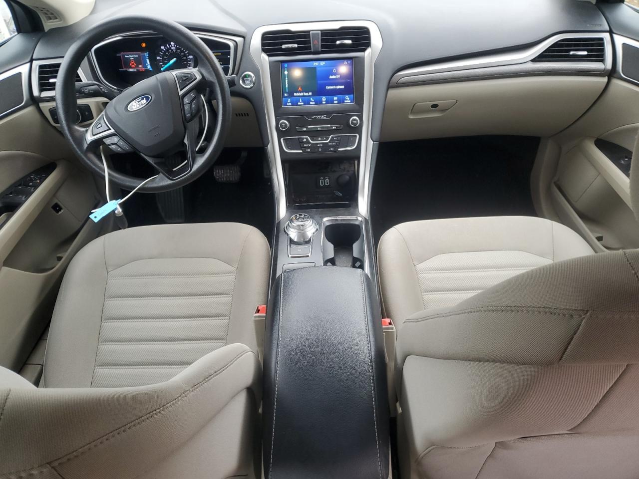 2019 Ford Fusion Se VIN: 3FA6P0LU0KR131135 Lot: 92006805