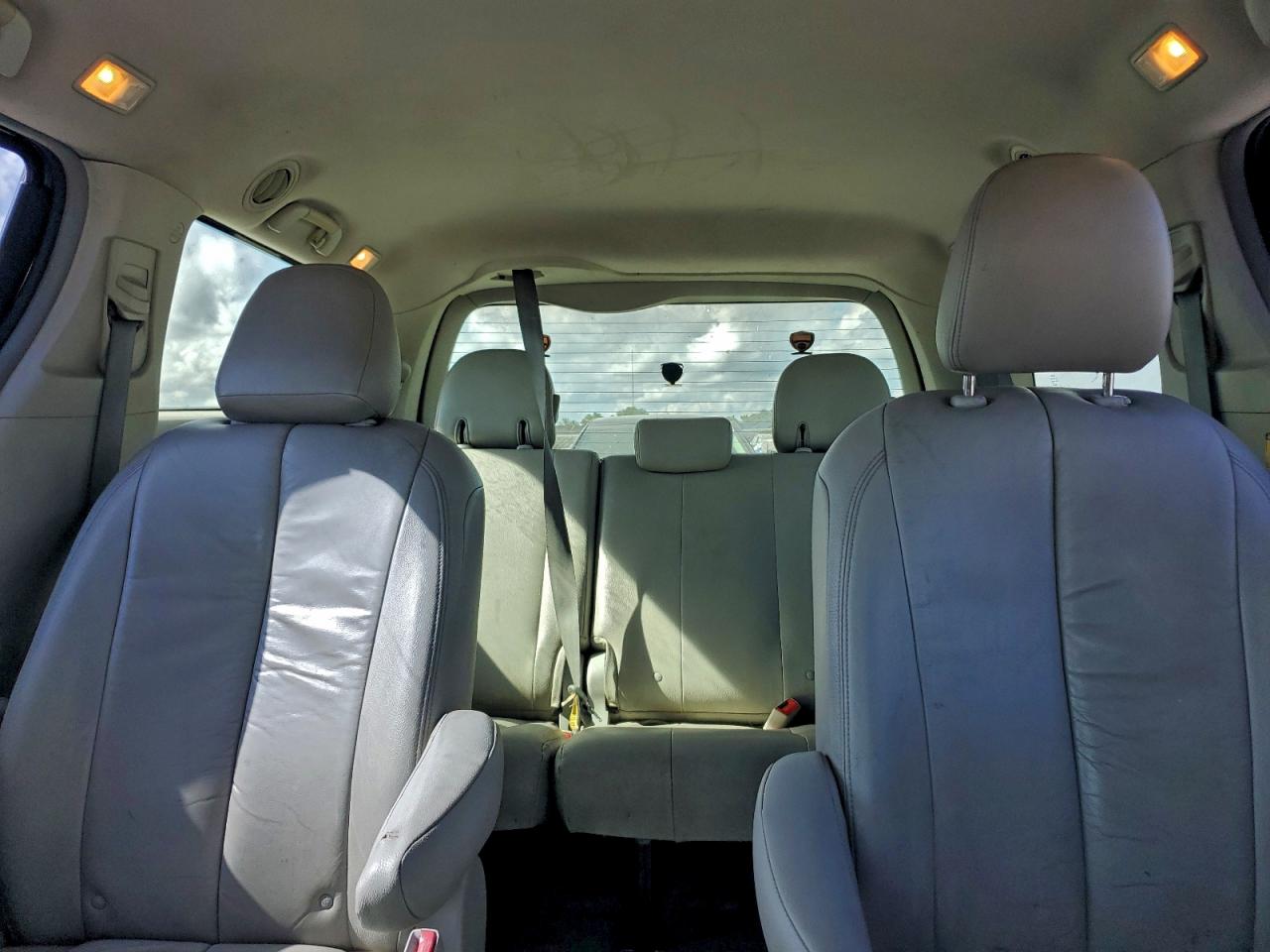 2011 Toyota Sienna VIN: 5TDZK3DC1BS164333 Lot: 94468965