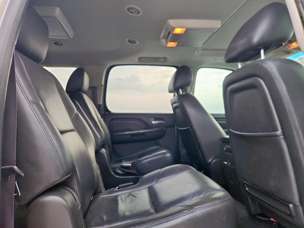 2013 GMC Yukon Xl Denali VIN: 1GKS1MEF2DR377400 Lot: 93376485