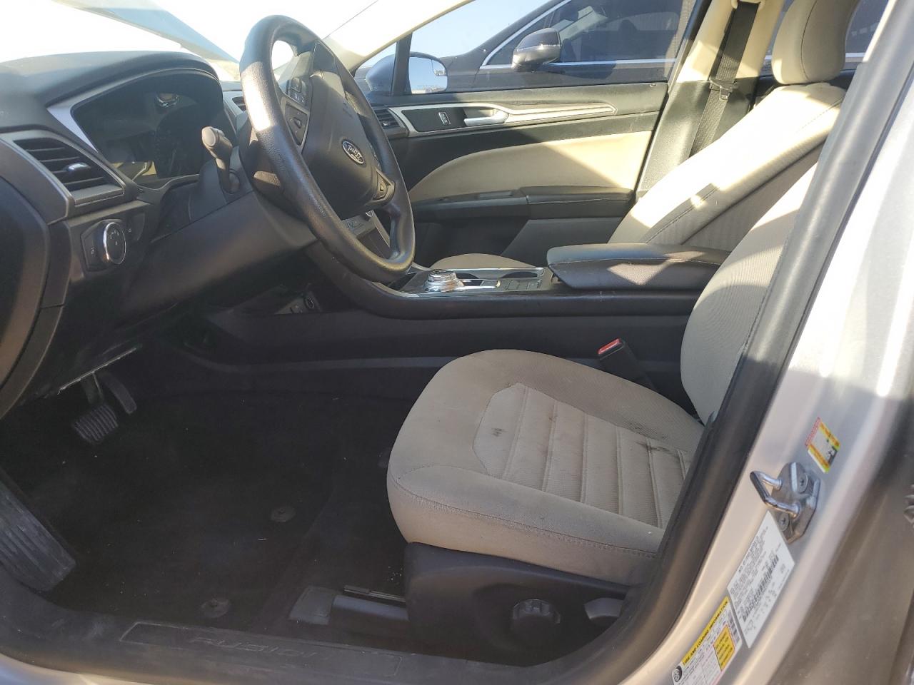 2017 Ford Fusion S VIN: 3FA6P0G70HR310370 Lot: 93388815