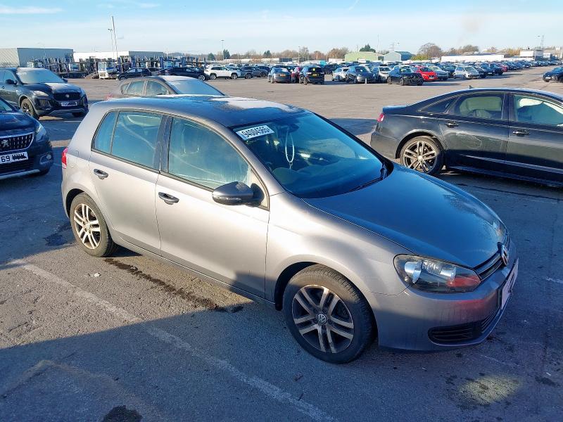 2009 VOLKSWAGEN GOLF SE