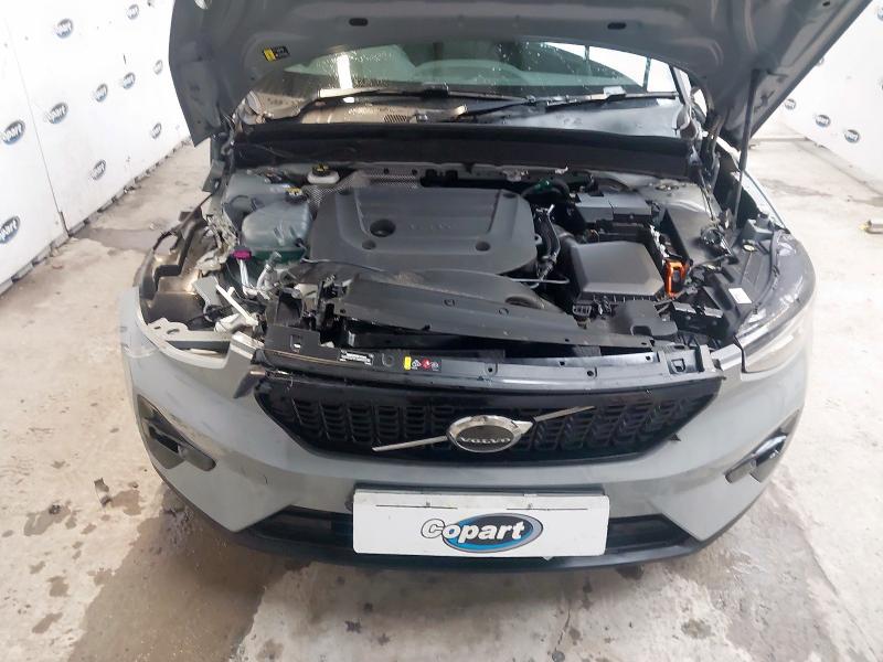 2024 VOLVO XC40 2.0 B3P PLUS DARK 5DR AUTO