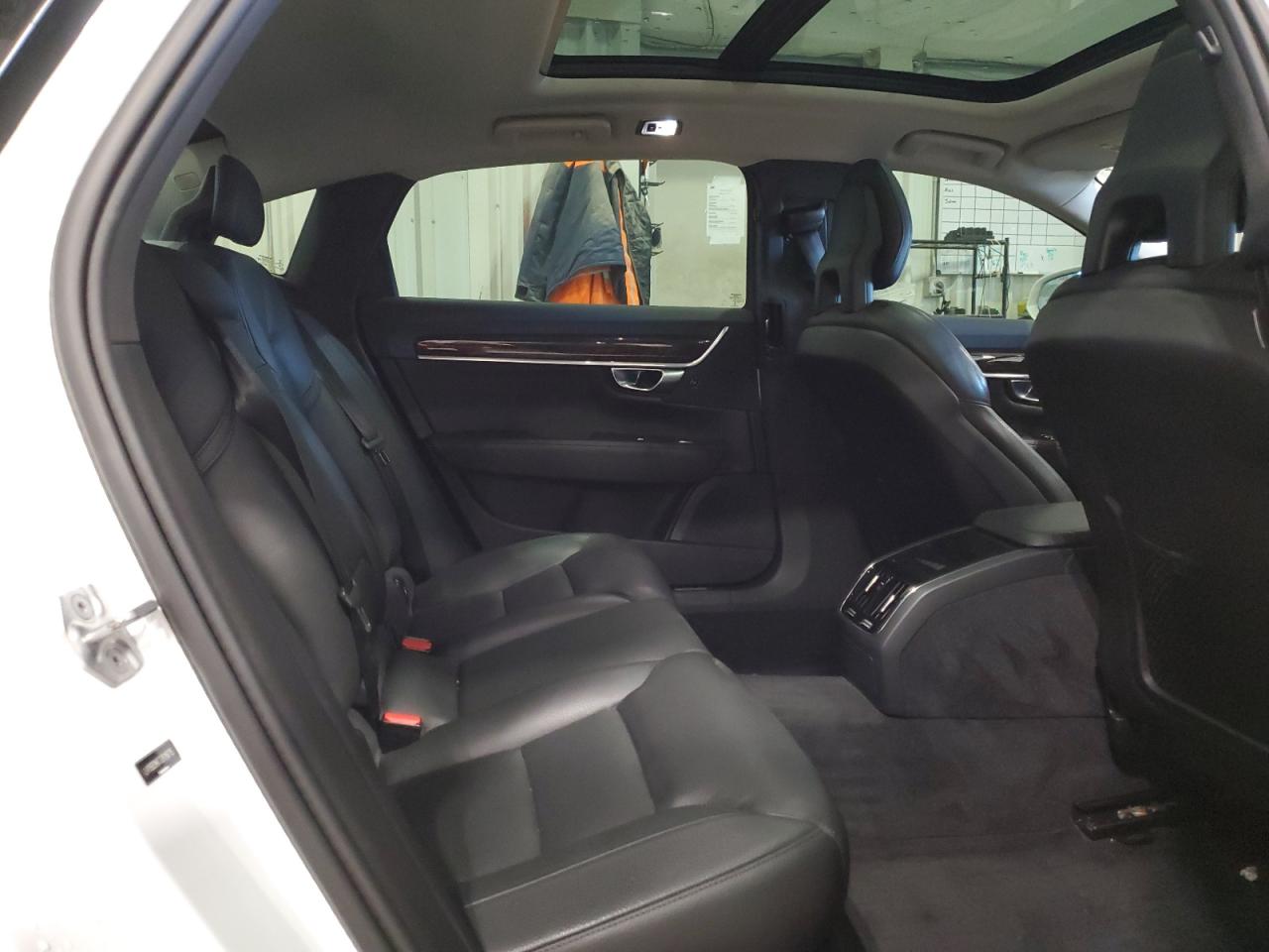 2018 Volvo S90 T5 Momentum VIN: LVY982MK7JP018715 Lot: 92834185