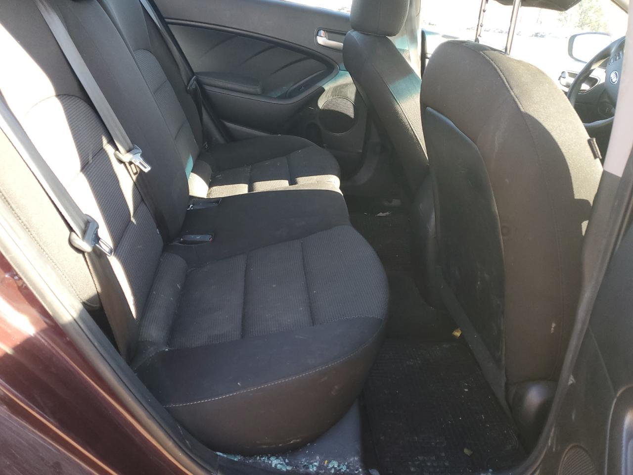 2018 Kia Forte Lx VIN: 3KPFK4A70JE220691 Lot: 92981095