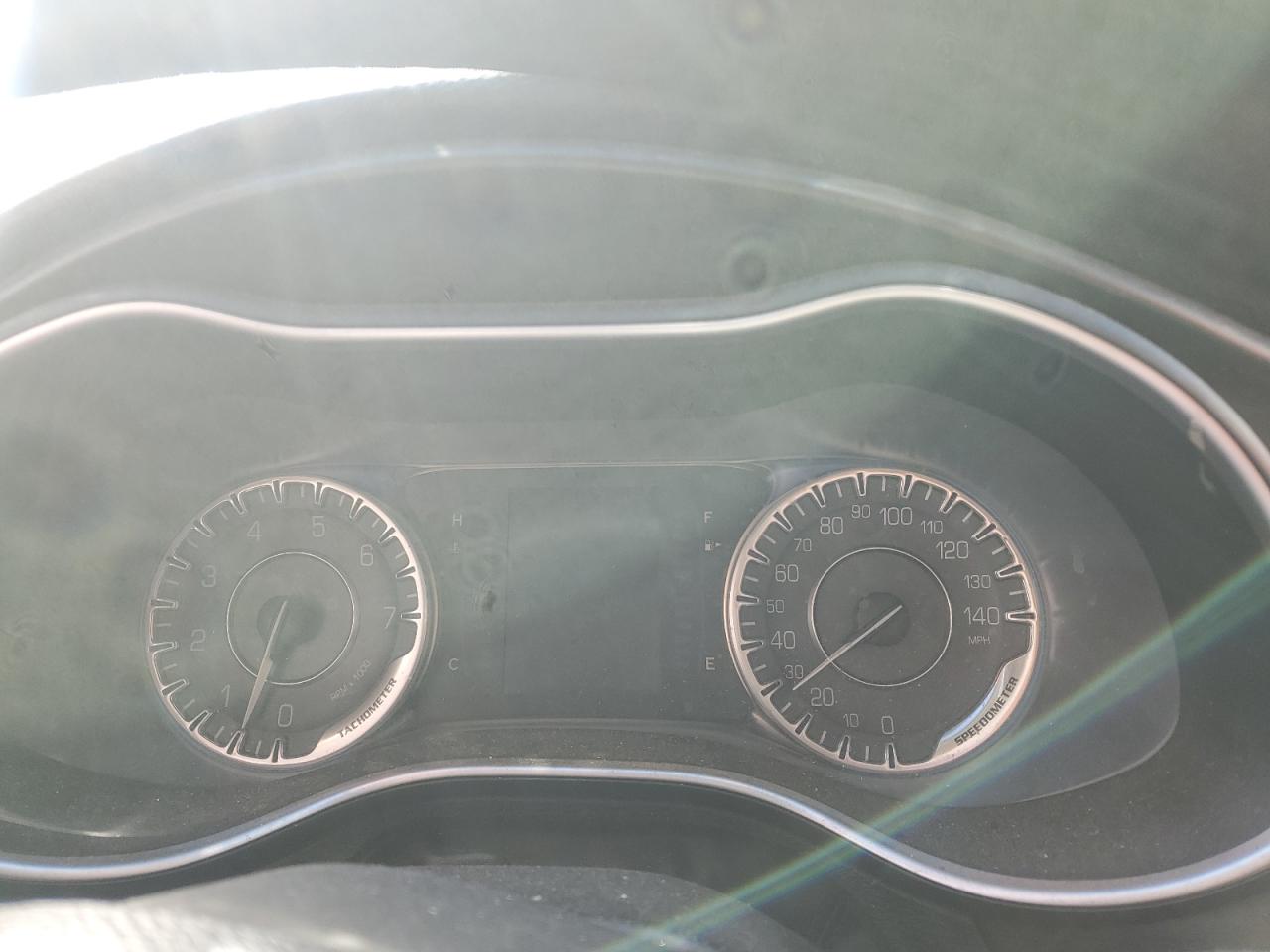 2015 Chrysler 200 Limited VIN: 1C3CCCABXFN531681 Lot: 92040435