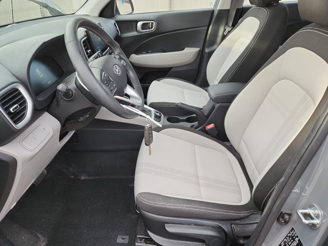 2023 Hyundai Venue Sel VIN: KMHRC8A37PU229893 Lot: 92410595