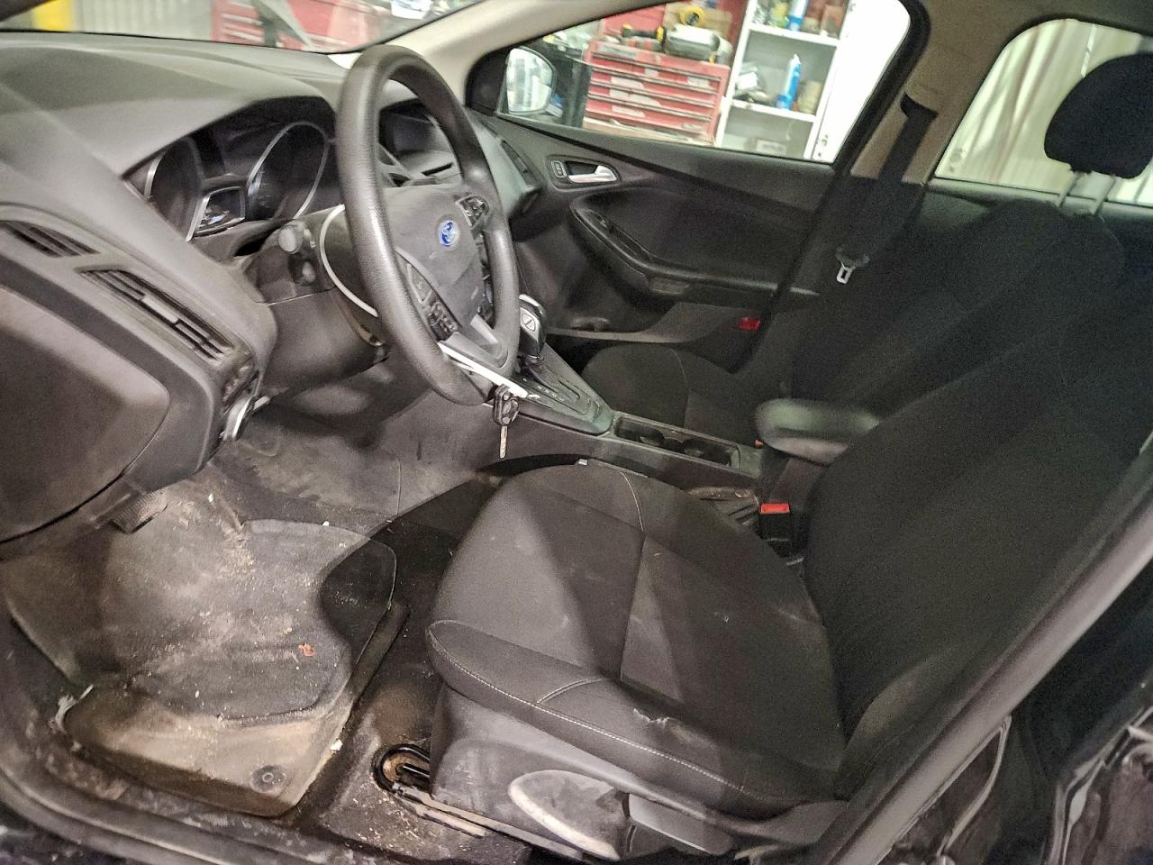 2015 Ford Focus Se VIN: 1FADP3K23FL315935 Lot: 92753415