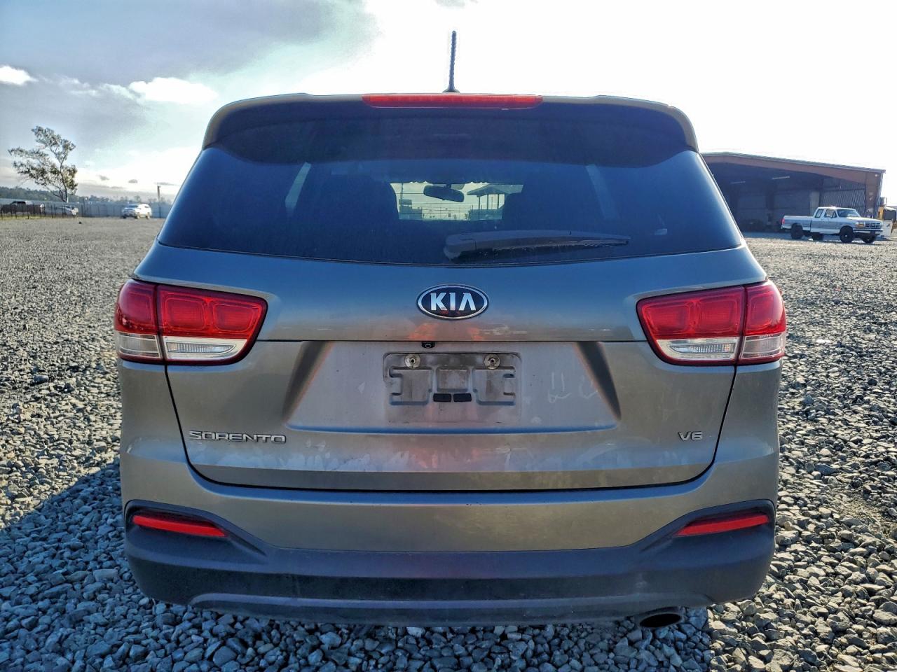 2018 Kia Sorento Lx VIN: 5XYPGDA5XJG338593 Lot: 94665865