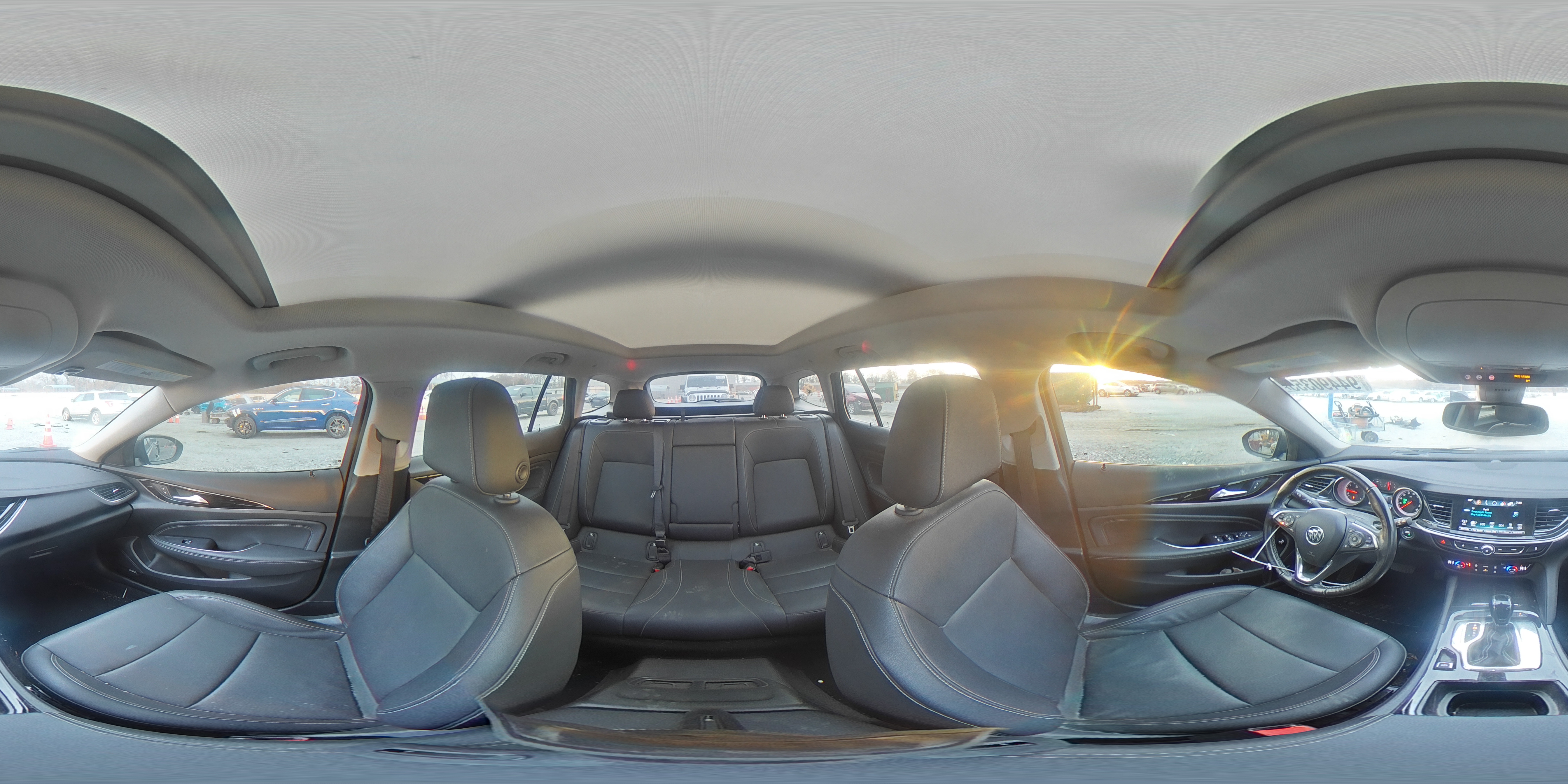 2018 Buick Regal Tourx Essence VIN: W04GV8SX9J1111158 Lot: 94490355