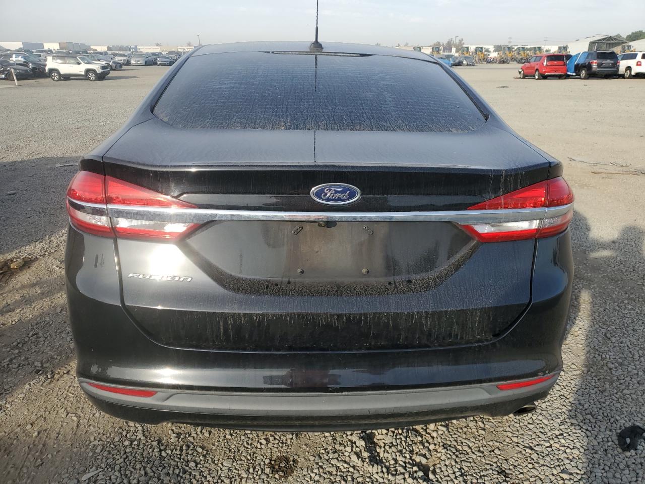2018 Ford Fusion S VIN: 3FA6P0G75JR246199 Lot: 92298515
