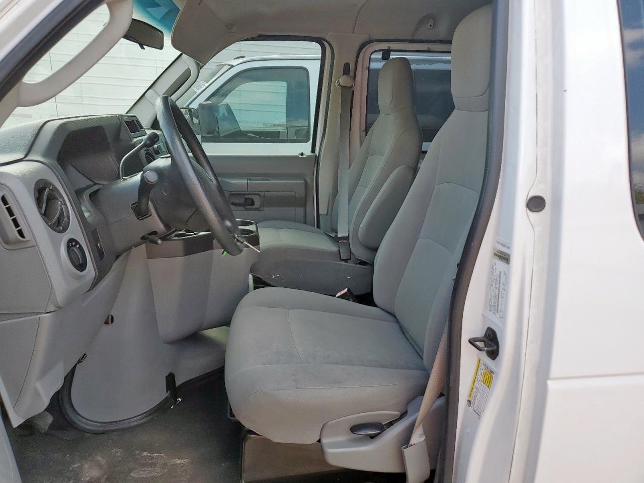 2013 Ford Econoline E350 Super Duty Wagon VIN: 1FBNE3BL3DDB05425 Lot: 92706305