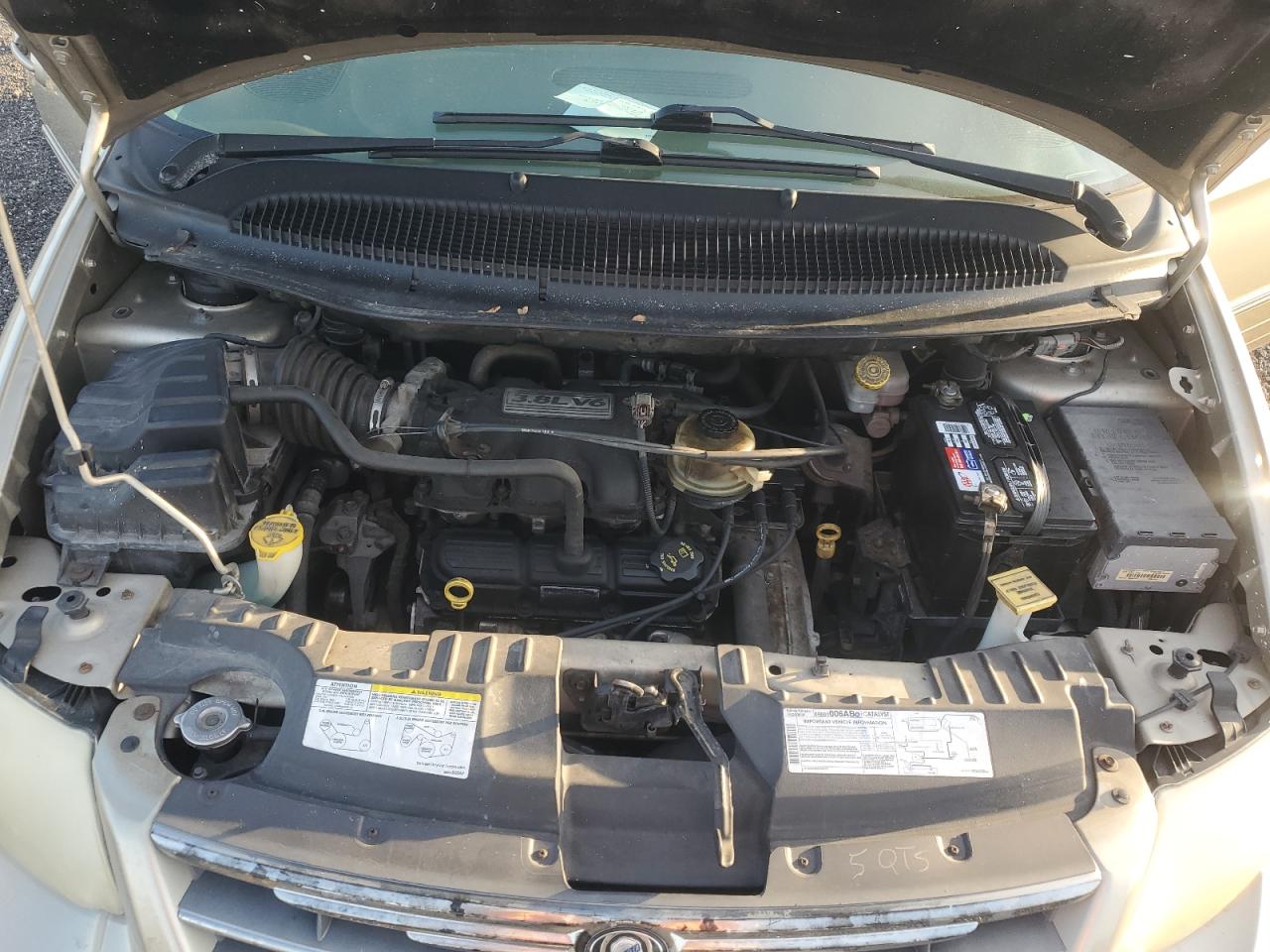 2005 Chrysler Town & Country Touring VIN: 2C8GP54L55R202503 Lot: 92331325