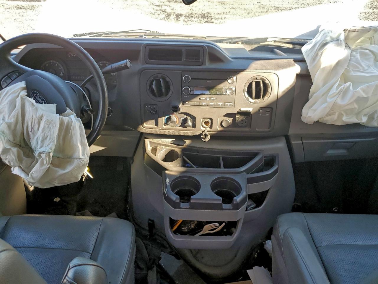 2018 Ford Econoline E350 Super Duty Cutaway Van VIN: 1FDWE3F69JDC38251 Lot: 91231215