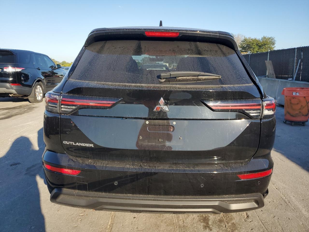 2025 Mitsubishi Outlander Es VIN: JA4J3UA81SZ014277 Lot: 90657075